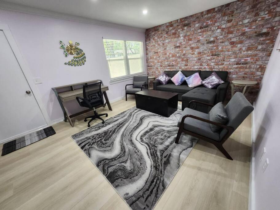 Villa Modern Island Serenity!-pet-friendly