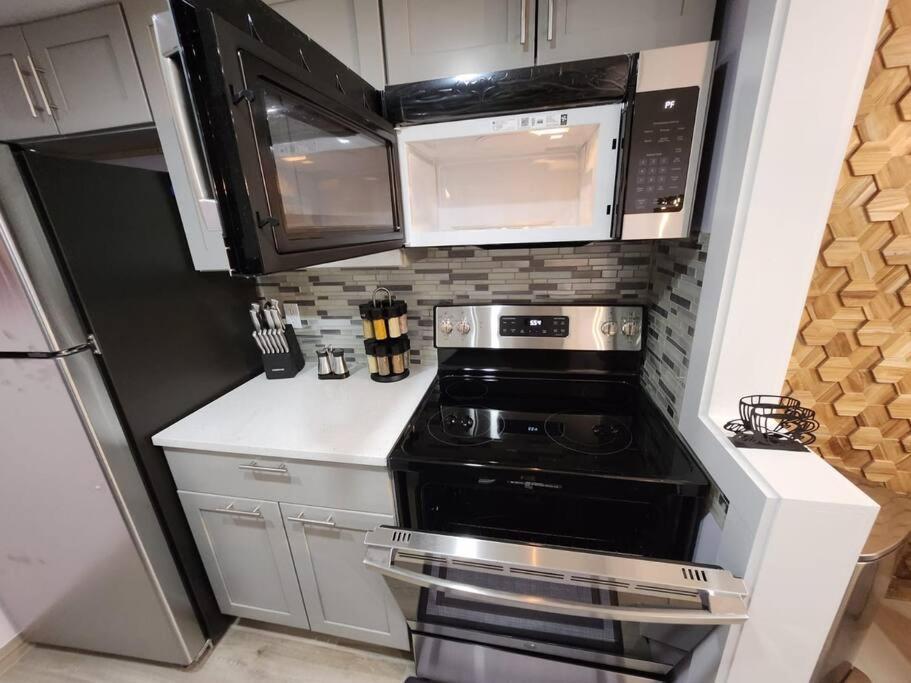 Modern Island Serenity!-pet-friendly Hilton Head Island
