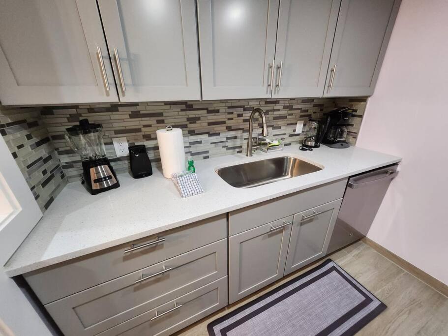 Villa Modern Island Serenity!-pet-friendly
