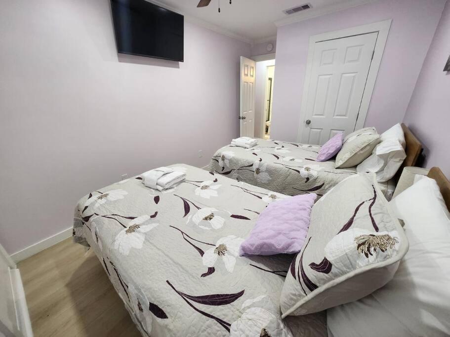 Modern Island Serenity!-pet-friendly Villa Hilton Head Island